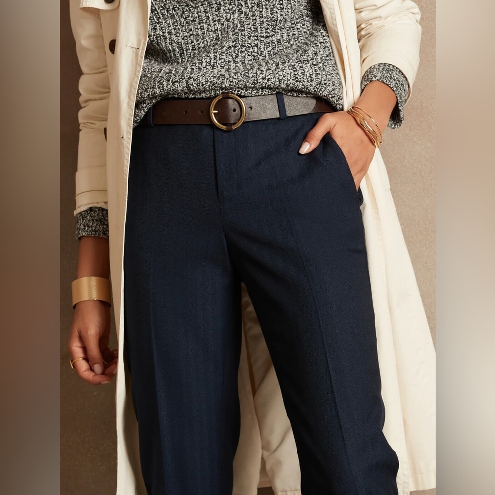 NWT! Banana Republic Mid-Rise Avery Straight Leg Preppy Navy Ankle Pants